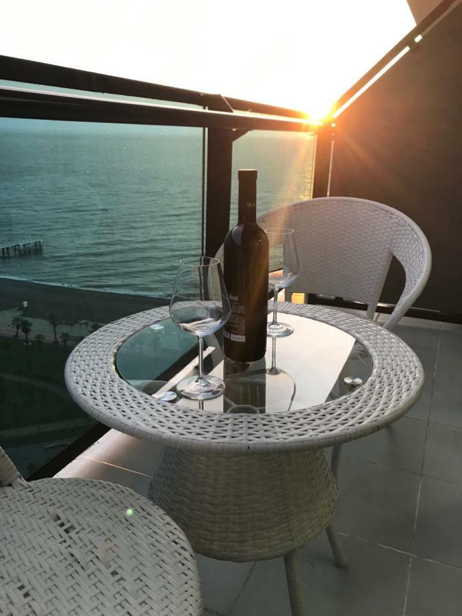 Sea View Apartments Orbi Beach Tower Batumi Exterior photo